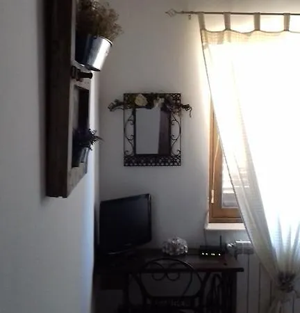 Giarra Konukevi *